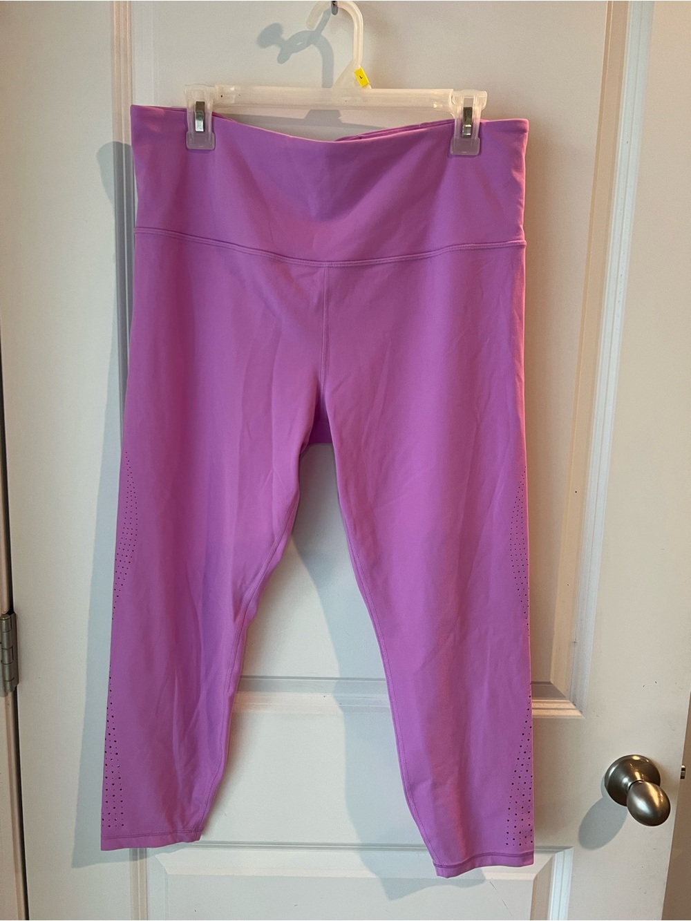 Athleta Purple Active Capri Leggings. XL